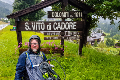 Björn am Ortschild S.Vito di Cadore