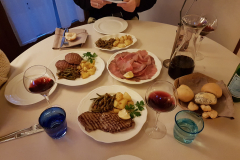 Das Essen auf dem Tisch!