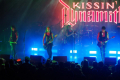 Kissin' Dynamite im Theater