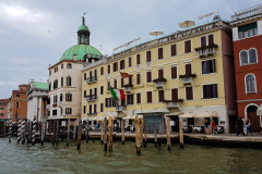 Fasaden vom Wasser aus San Simeone Piccolo im Hintergrund