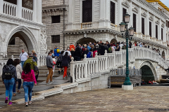 Brücke an der Laune mit Rollstuhlrampe